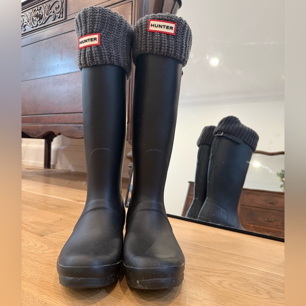 Hunter Adjustable Black Boots with Charcoal Knit Cuffs